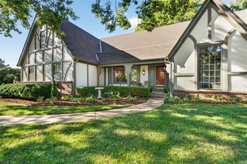 3516 W 101st Ter, Leawood, KS 66206