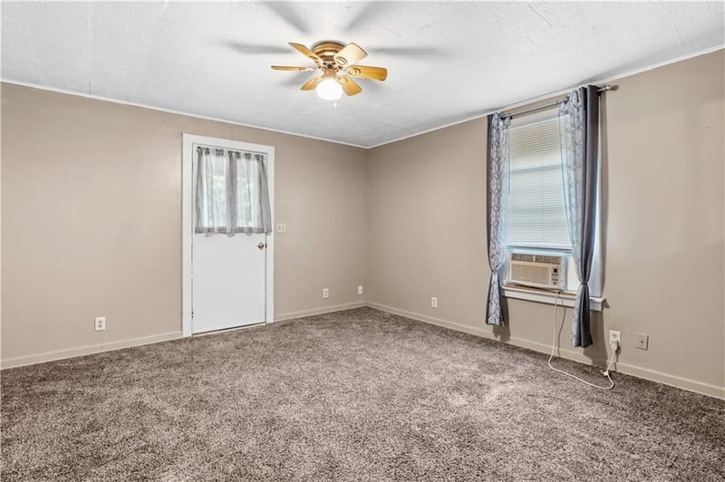 656 E 12th St, Sedalia, MO 65301