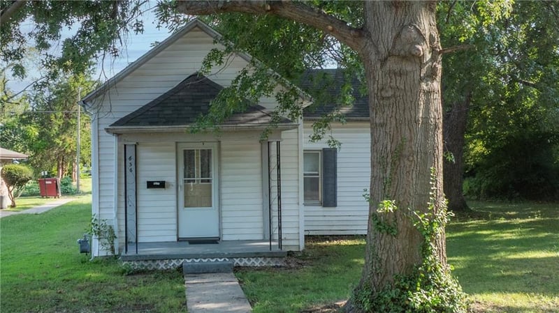 656 E 12th St, Sedalia, MO 65301