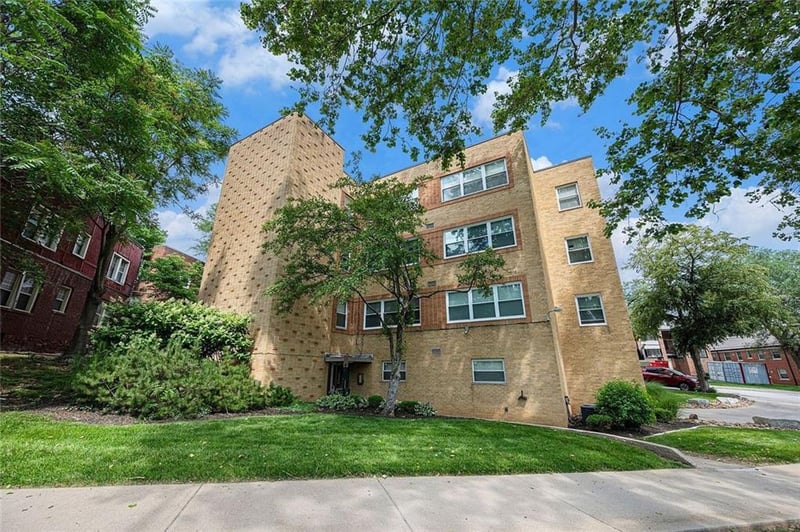 4339 Roanoke Pw, Kansas City, MO 64111