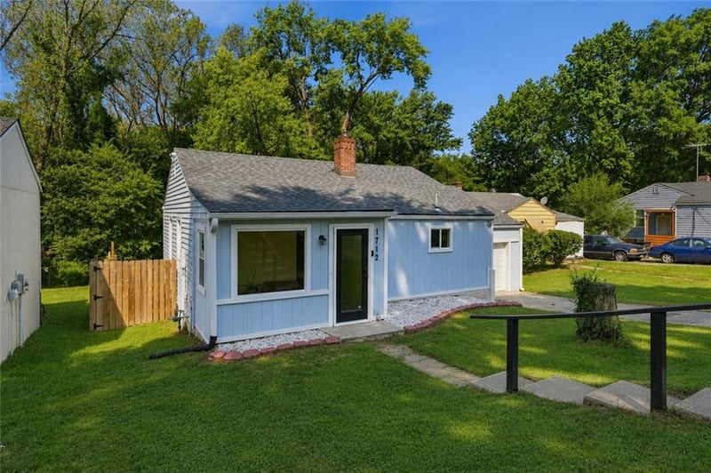 1712 S Brookside Ave, Independence, MO 64052