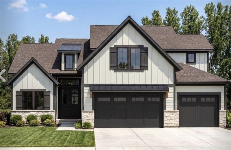 18481 Mohawk Ln, Overland Park, KS 66085