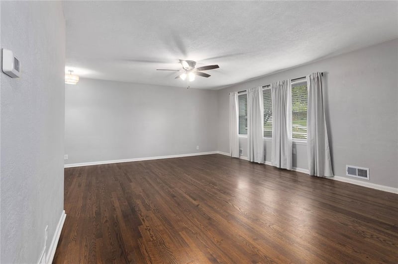 24 Virginia Dr, Liberty, MO 64068