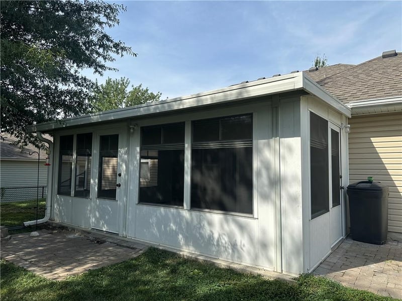 1210 Fox Ridge Dr, Warrensburg, MO 64093