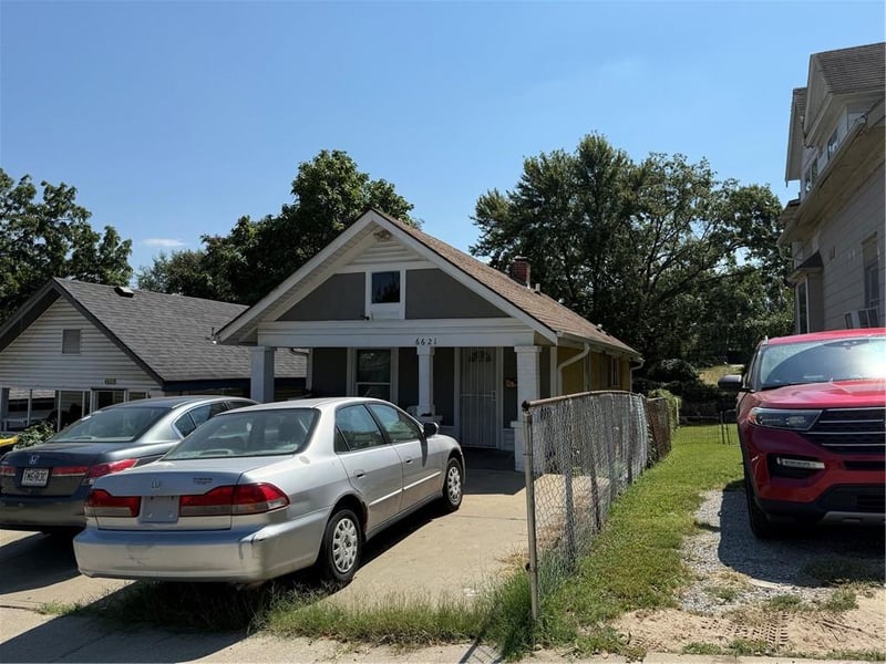 6621 E 12th Ter, Kansas City, MO 64126
