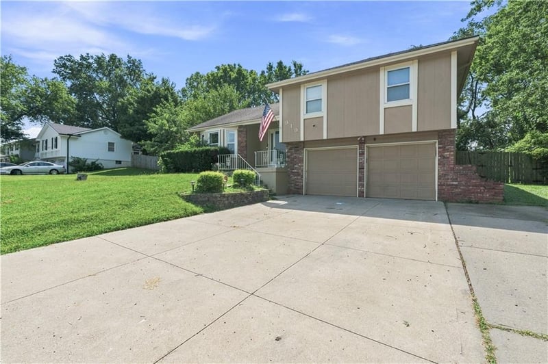 919 NE 112th Ter, Kansas City, MO 64155