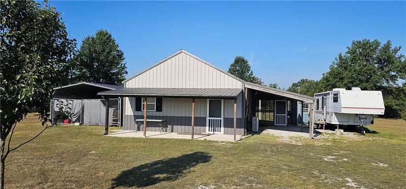 27307 Sunset Dr, Clinton, MO 64735