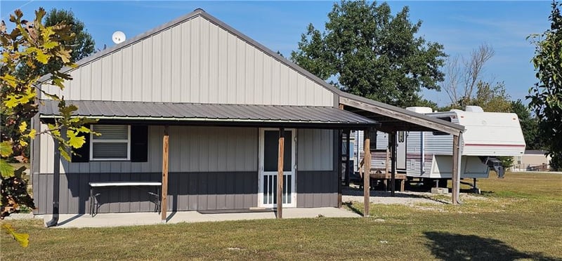 27307 Sunset Dr, Clinton, MO 64735