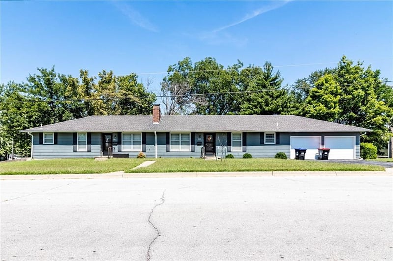 201-203 E Russell Ave, Warrensburg, MO 64093