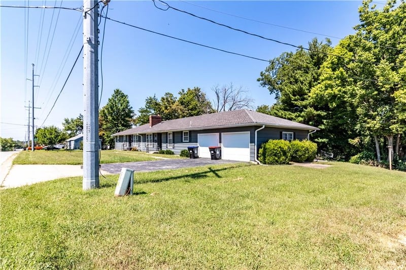 201-203 E Russell Ave, Warrensburg, MO 64093