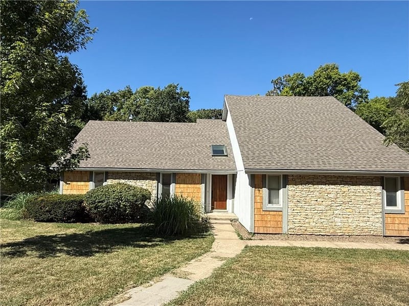 8300 Grant Ave, Overland Park, KS 66212