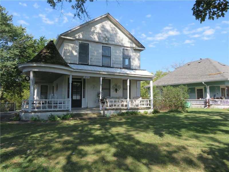 410 Linn St, Valley Falls, KS 66088