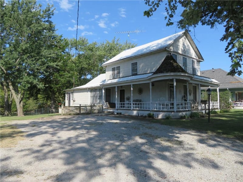410 Linn St, Valley Falls, KS 66088