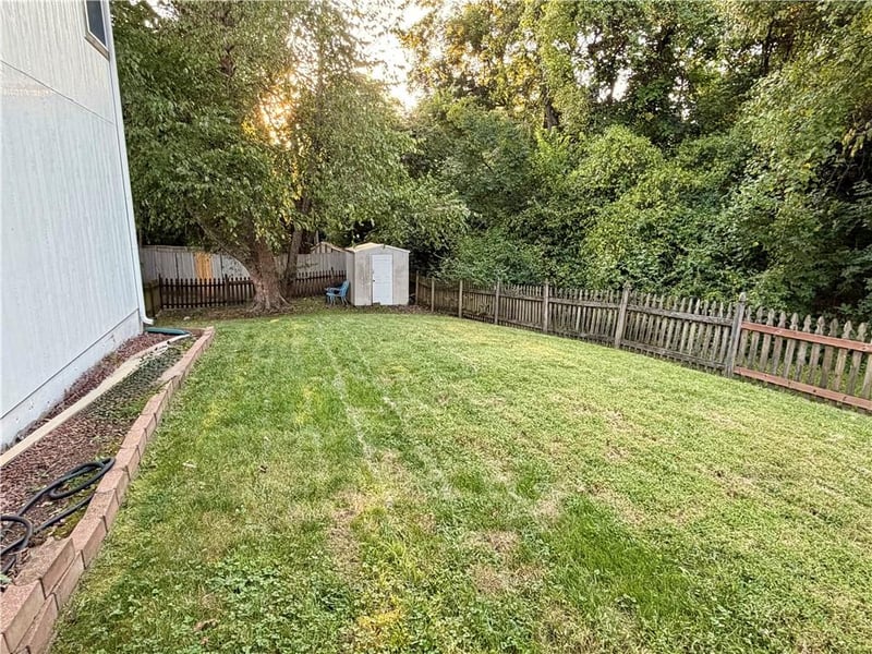 912 Village St, Leavenworth, KS 66048