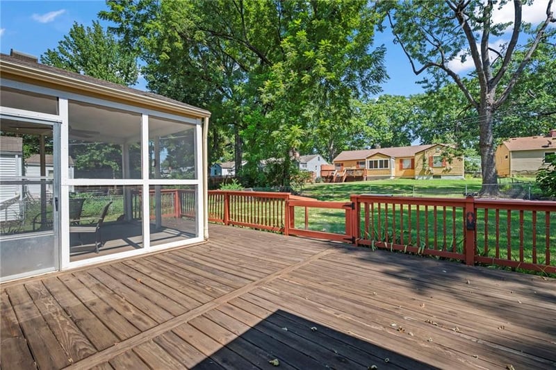 7937 Pennsylvania Ave, Kansas City, MO 64114