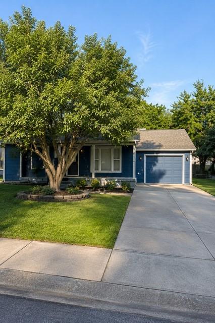 7604 Juniper St, Prairie Village, KS 66208