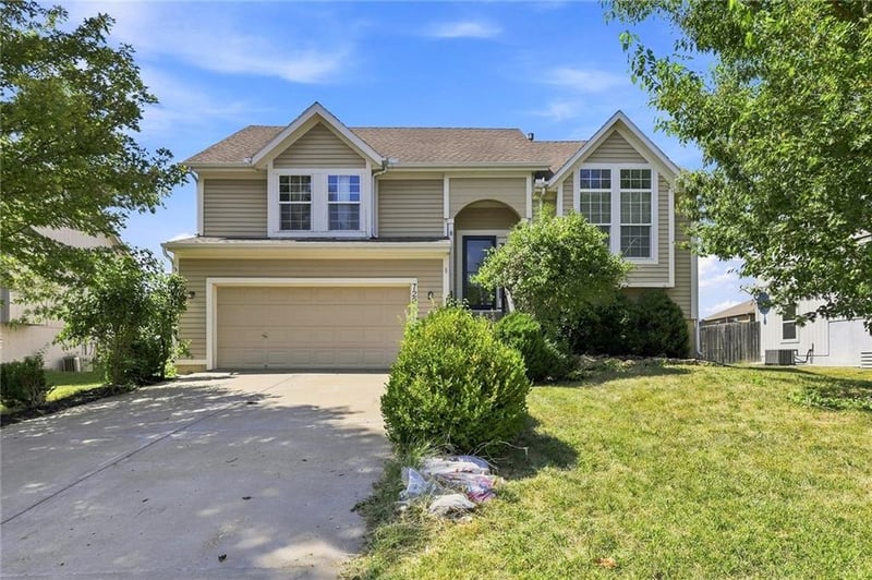 728 S Maple St, Gardner, KS 66030