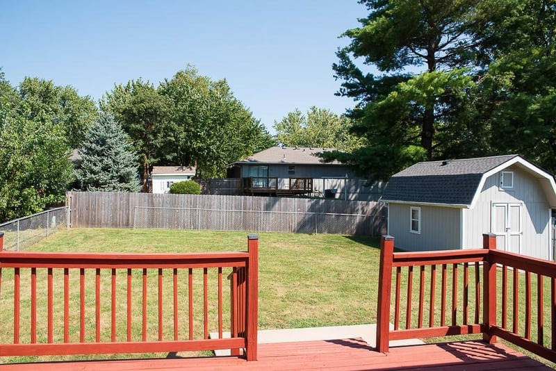 313 Killarney Ln, Blue Springs, MO 64014