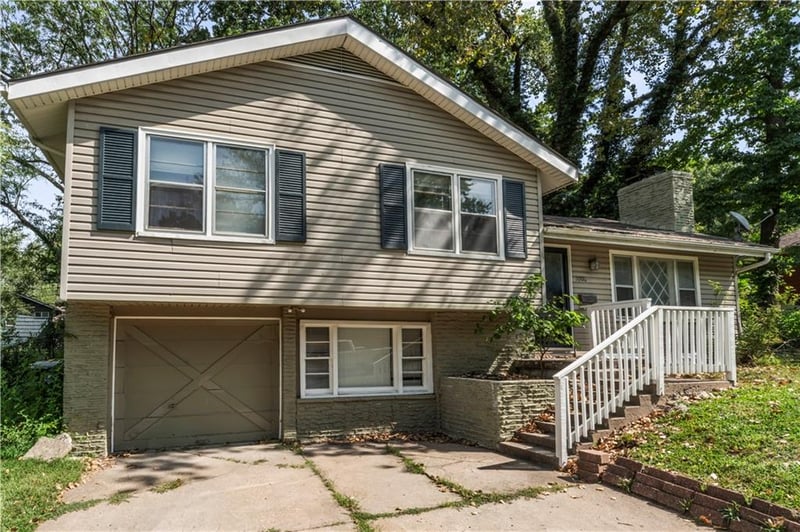 5906 E 97th St, Kansas City, MO 64134