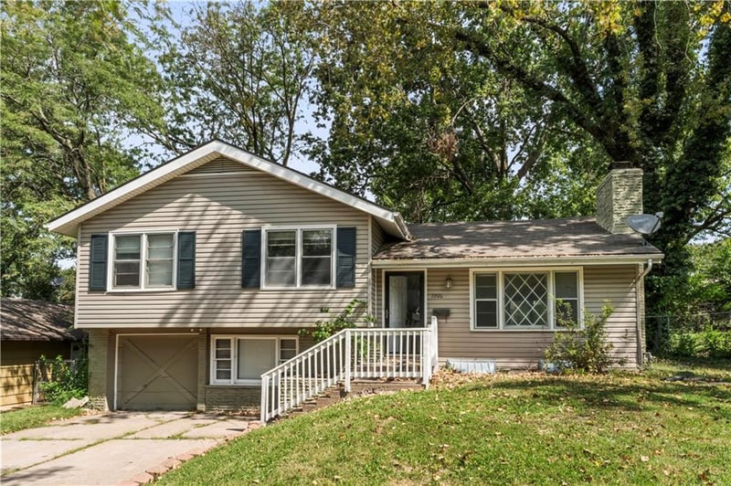 5906 E 97th St, Kansas City, MO 64134
