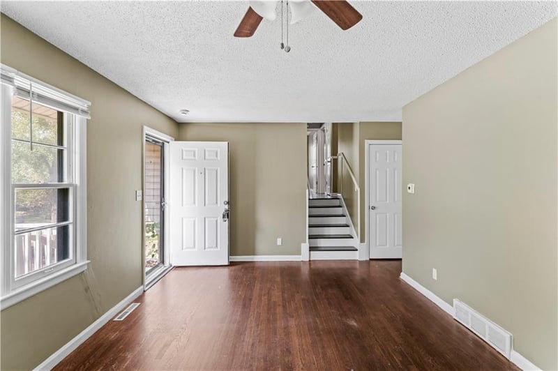 5906 E 97th St, Kansas City, MO 64134