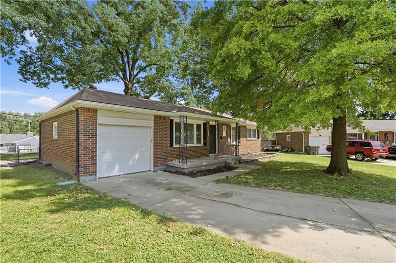 3920 Crane Ave, Independence, MO 64055