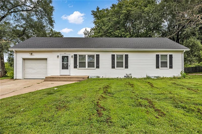 506 E 165th St, Belton, MO 64012