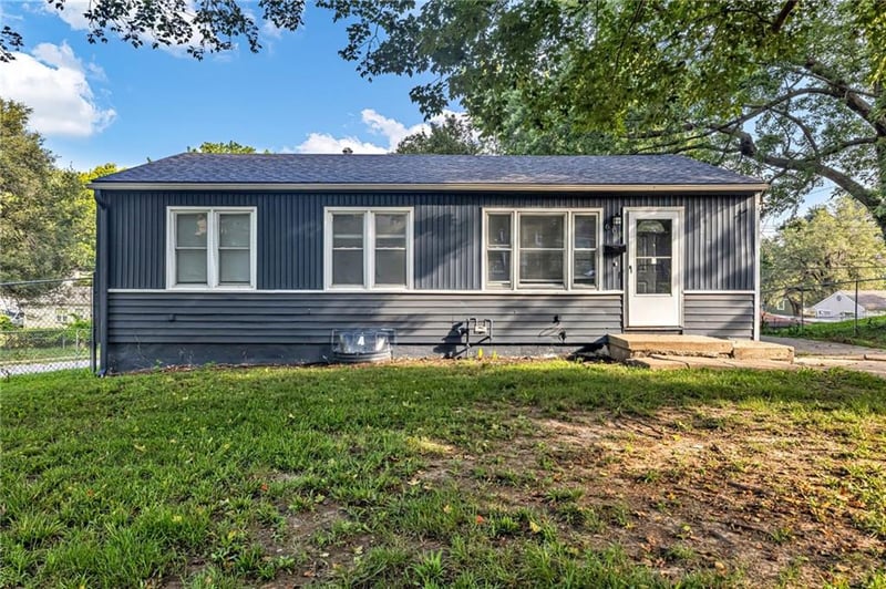604 W 38th St, Independence, MO 64050