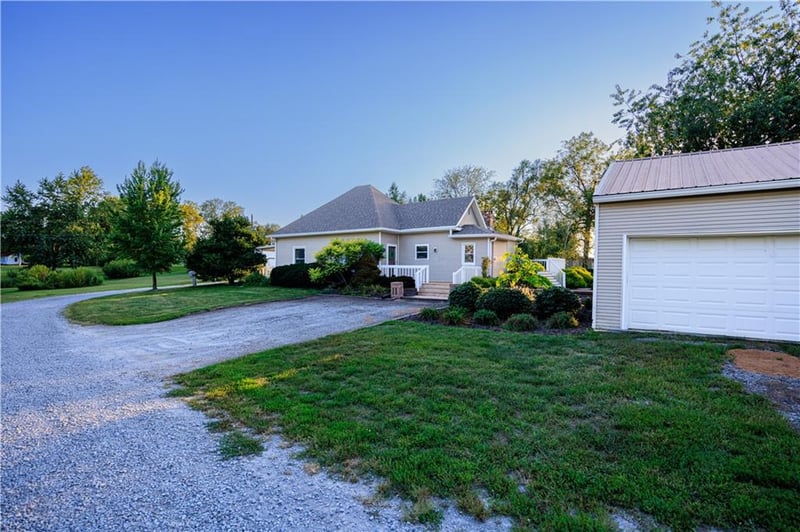 22021 224th St, Maryville, MO 64468