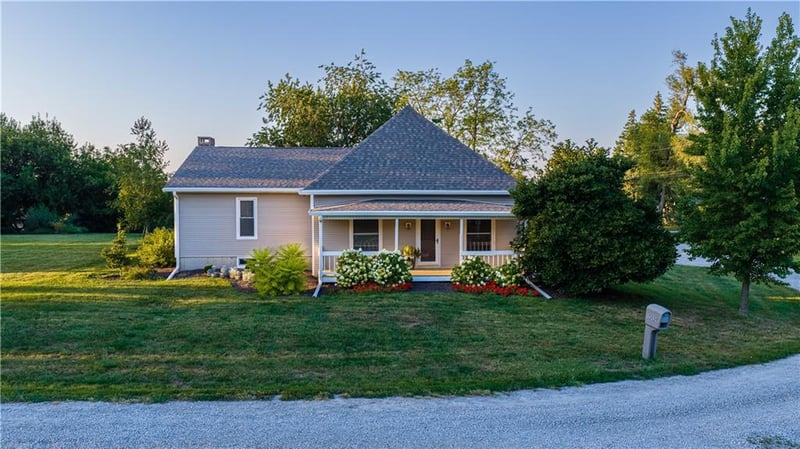 22021 224th St, Maryville, MO 64468