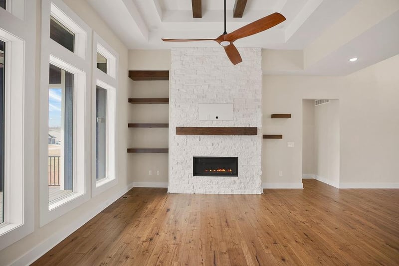 17521 Manor St, Overland Park, KS 66085