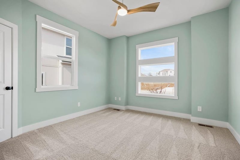 17521 Manor St, Overland Park, KS 66085