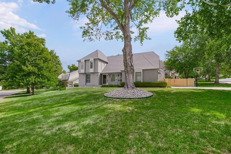 11421 Carter St, Overland Park, KS 66210