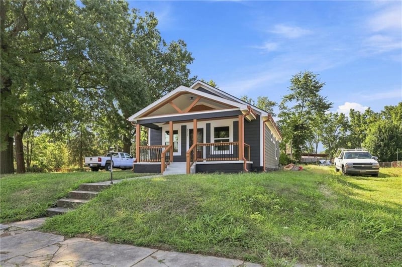 6717 E 18th St, Kansas City, MO 64126
