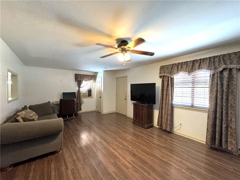 14 Beach Craft Ln, Linn Valley, KS 66040