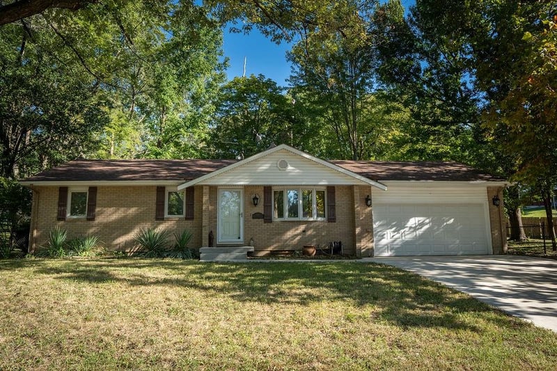 Ridge Dr, Sugar Creek, MO 64054