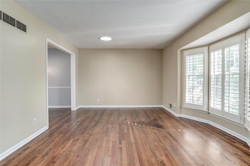 9304 Switzer St, Overland Park, KS 66214