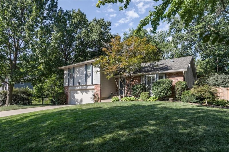 9304 Switzer St, Overland Park, KS 66214