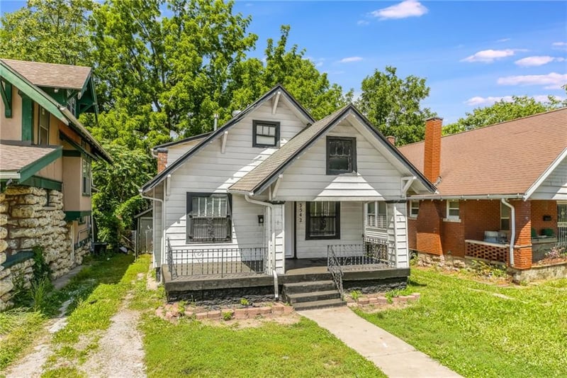 3542 College Ave, Kansas City, MO 64128