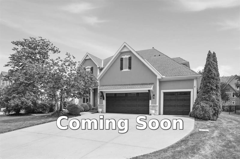 9307 W 155th Ct, Overland Park, KS 66221