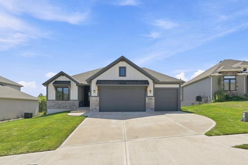 4905 NE 88th St, Kansas City, MO 64156