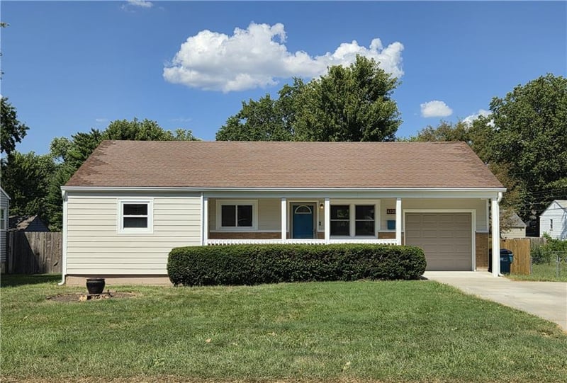6320 W 82nd St, Overland Park, KS 66204