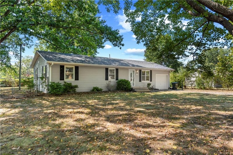 18822 S 1491 Rd, Nevada, MO 64772