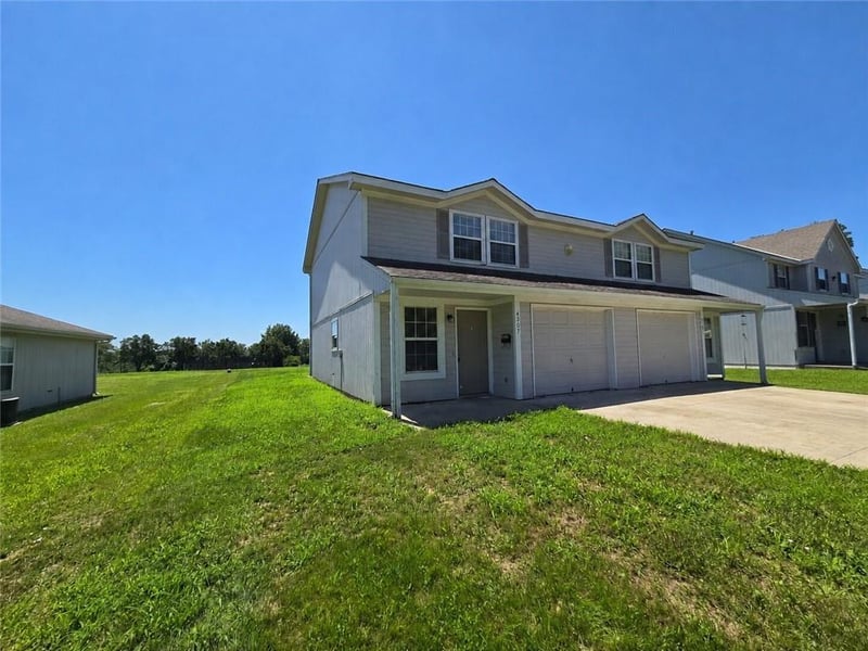 4305-07 E 139th St, Grandview, MO 64030