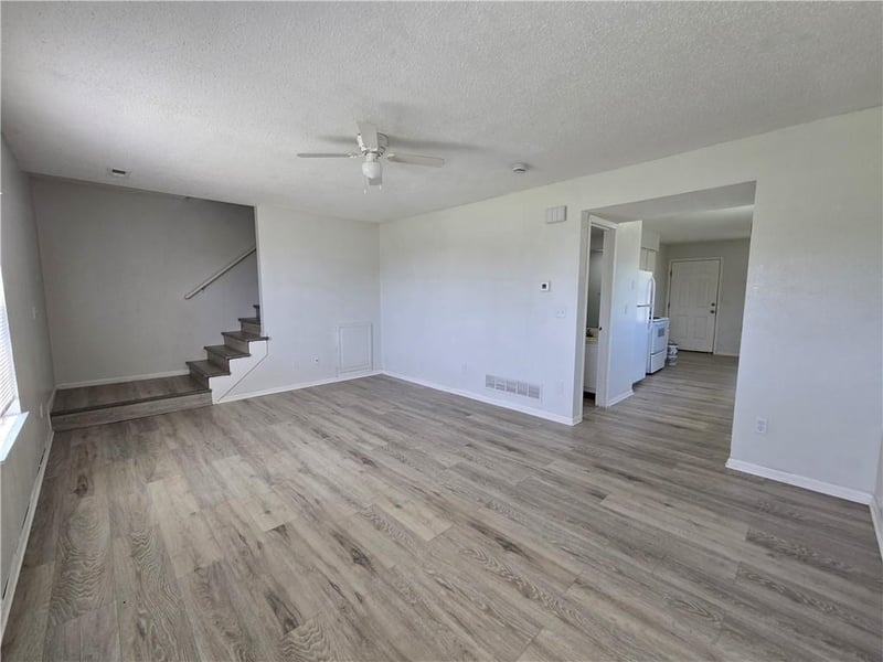 4305-07 E 139th St, Grandview, MO 64030