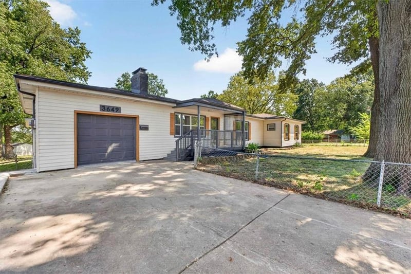 3649 S Park Ave, Independence, MO 64052