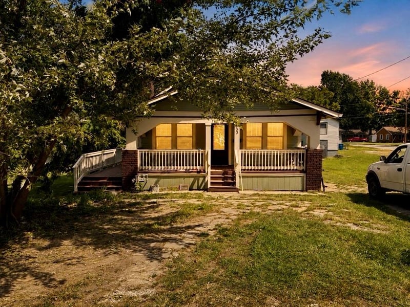 103 N Wilson St, Independence, MO 64050
