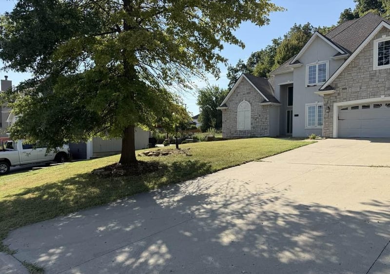 6826 N Charleston Dr, Kansas City, MO 64119