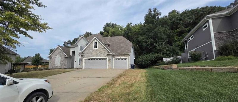 6826 N Charleston Dr, Kansas City, MO 64119