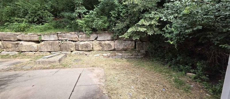 6826 N Charleston Dr, Kansas City, MO 64119